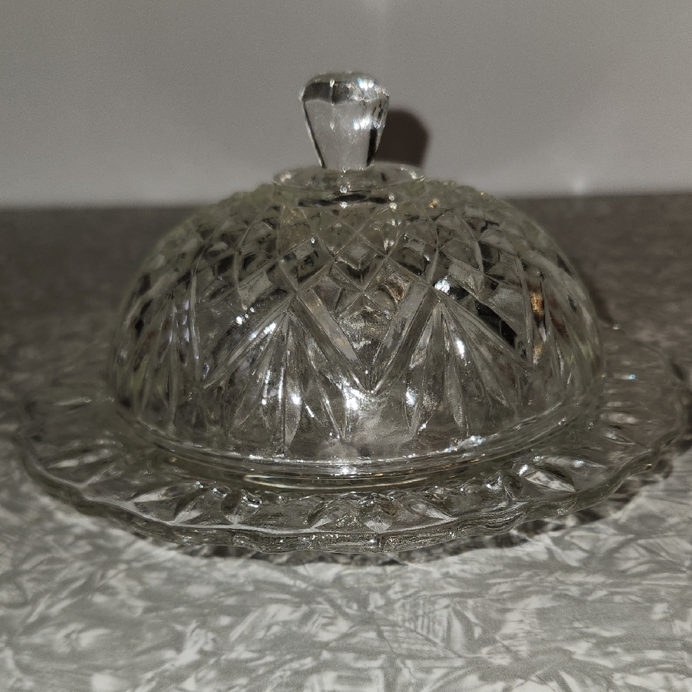 Final Price/Anchor Hocking Crystal-Clear Glass Dome Dish